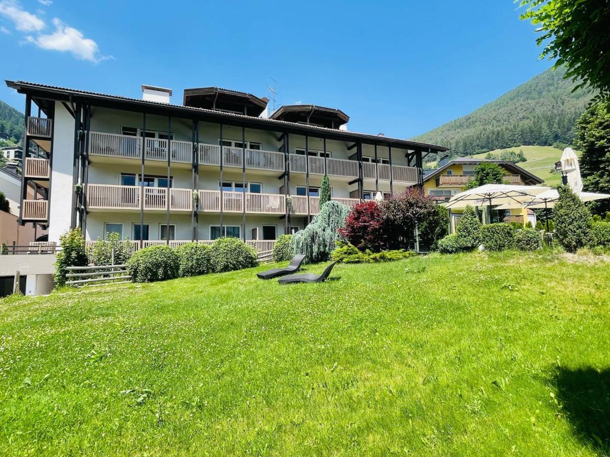 Residence Hotel Alpinum Campo Tures Exterior photo